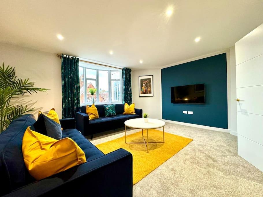 Bournemouth Getaway: 3Br Apartment Near Beach Eksteriør billede