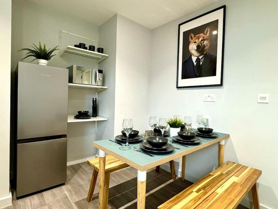 Bournemouth Getaway: 3Br Apartment Near Beach Eksteriør billede